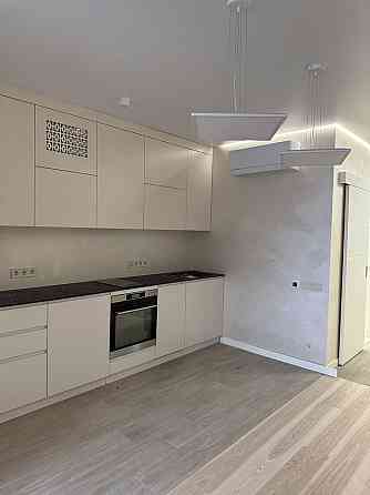 Р-н Подільський ,метро Шевченко ,ЖК 044,Кирилівська 37А Київ