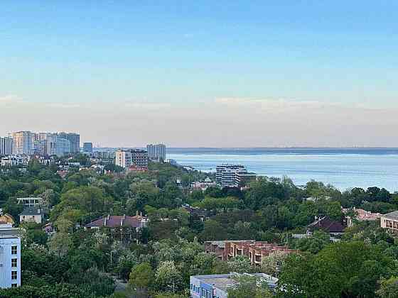 Продам квартиру з видом на море. До пляжу 150 метрів.  Власник Одеса