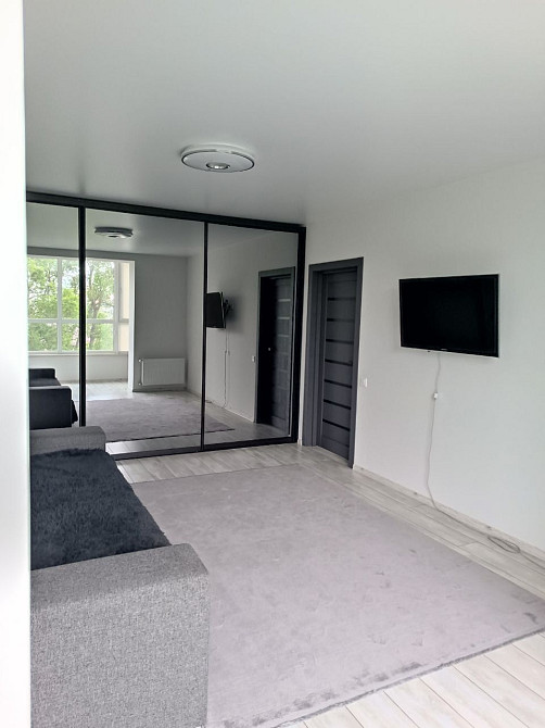 Світла 2 Кімнатна квартира з ремонтом на Щасливому Ровно - изображение 1