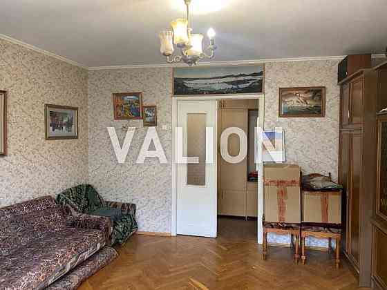 Продаж 3-кімнатної квартири вул. Авіаконструктора Антонова 11 Київ