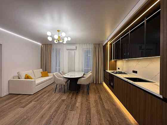 Продаю 2к.квартиру в центрі біля парку в ЖК Паркове містечко Ивано-Франковск