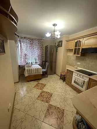 3-кімнатна квартира біля метро Харківська, з ремонтом та укриттям, Київ