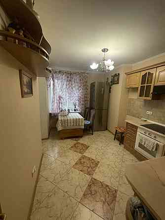 3-кімнатна квартира біля метро Харківська, з ремонтом та укриттям, Київ