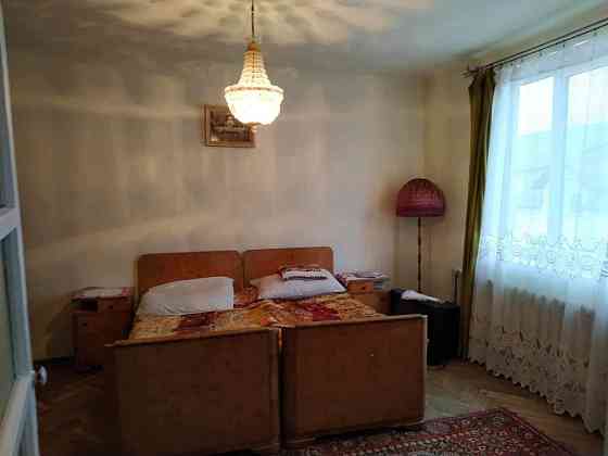 2 кім.квартира в м.Жовква.Вул.Воїнів Упа.Житловий стан.Є гараж, сарай. Жовква