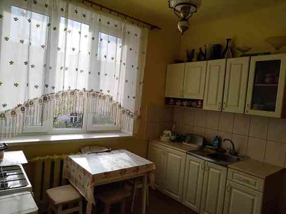 2 кім.квартира в м.Жовква.Вул.Воїнів Упа.Житловий стан.Є гараж, сарай. Жовква