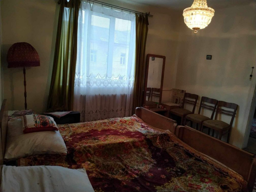 2 кім.квартира в м.Жовква.Вул.Воїнів Упа.Житловий стан.Є гараж, сарай. Жовква - зображення 4