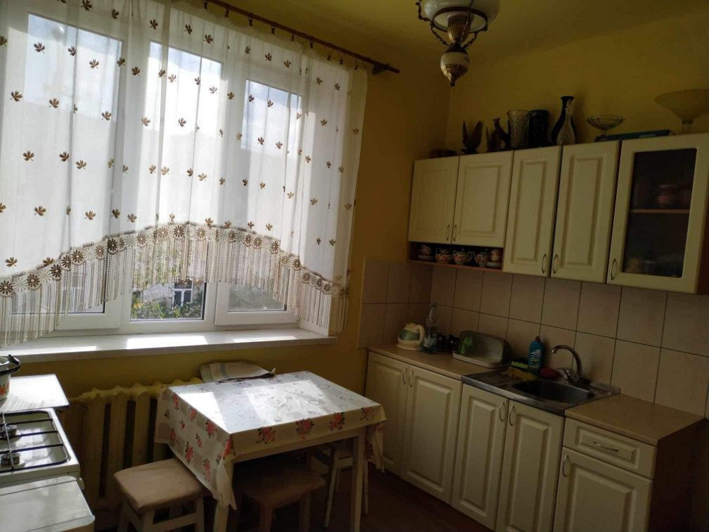 2 кім.квартира в м.Жовква.Вул.Воїнів Упа.Житловий стан.Є гараж, сарай. Жовква - зображення 1