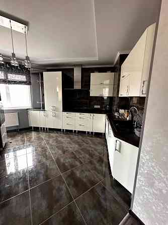 3 кімнатна квартира по вул. Слави Кропивницкий