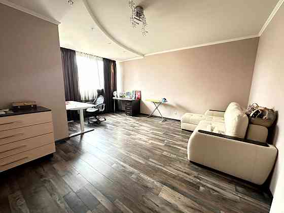 3 кімнатна квартира по вул. Слави Кропивницкий