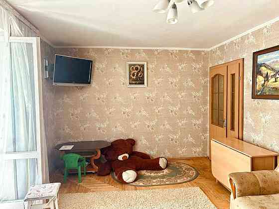 Продам дуже гарну 3 кімнатну квартиру пров. Університетський Ужгород