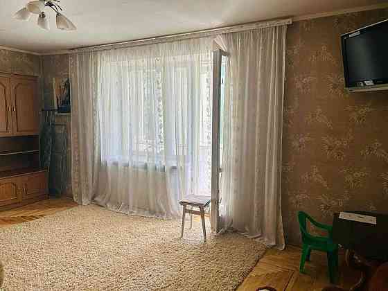 Продам дуже гарну 3 кімнатну квартиру пров. Університетський Ужгород