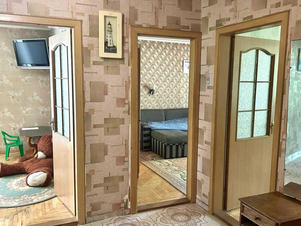 Продам дуже гарну 3 кімнатну квартиру пров. Університетський Ужгород - зображення 1