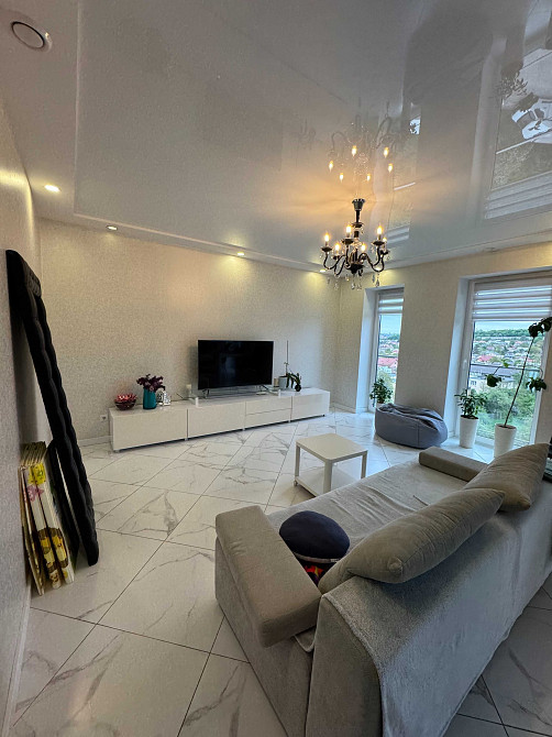 Продаж 2х кімн. квартири + кухня-студія (30м кв) та двома паркомісцями Львів - зображення 5