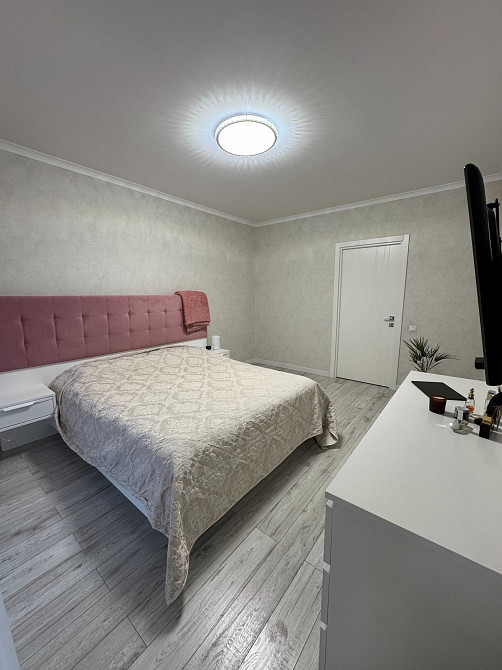 Продаж 2х кімн. квартири + кухня-студія (30м кв) та двома паркомісцями Львів - зображення 7