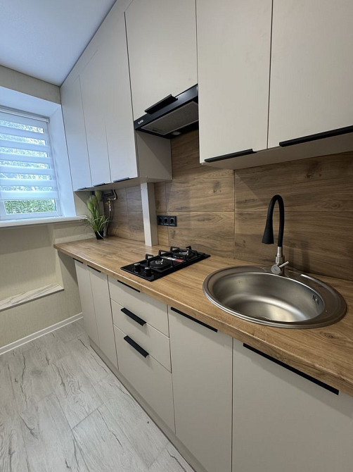 Продається 1 кімнатна квартира з ремонтом Лесі Украінки Житомир - изображение 1