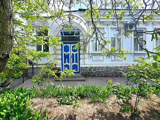 Продаж 3к квартири в самому центрі з земельною ділянкою Кременчуг