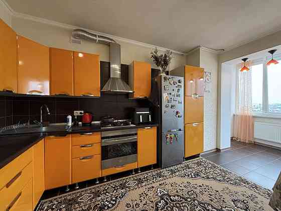 Величезна 2 кім. 70 кв.м в центрі ЖК Софія Софиевская Борщаговка