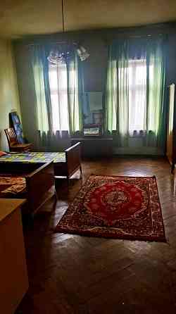 Продається 2-х кім. квартира в центрі вул. Винниченка 12 Львів