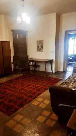 Продається 2-х кім. квартира в центрі вул. Винниченка 12 Львів