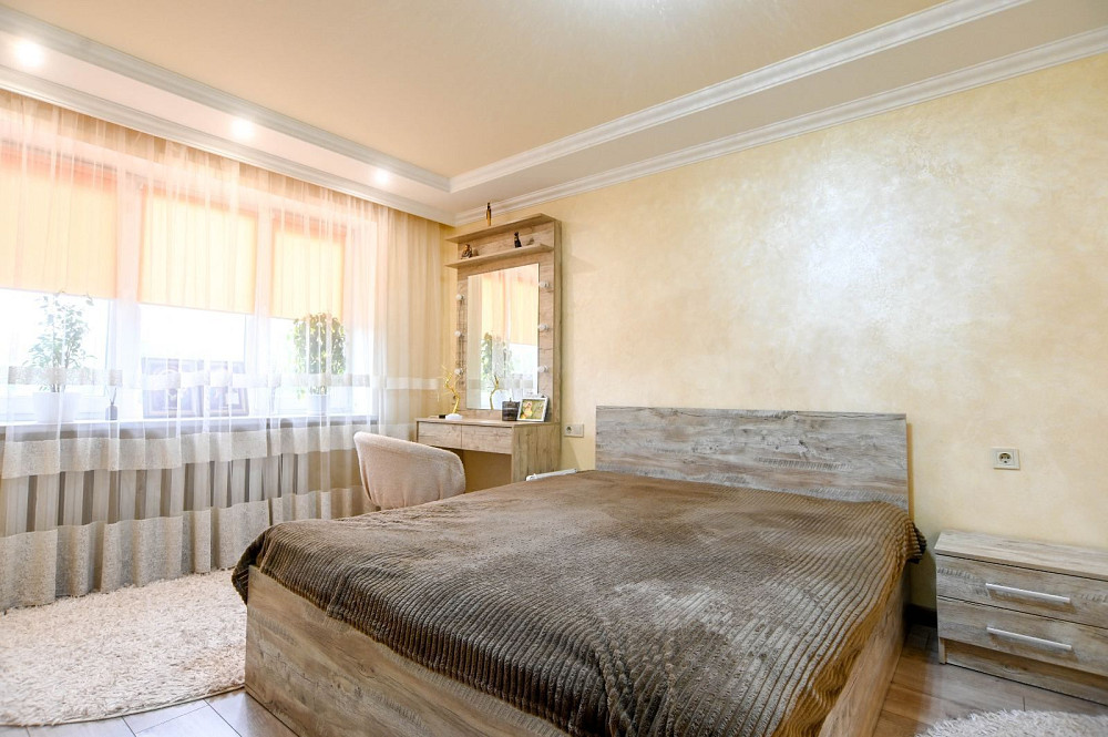 Квартира з КАПІТАЛЬНИМ РЕМОНТОМ в самому ЦЕНТРІ міста Ровно - изображение 2