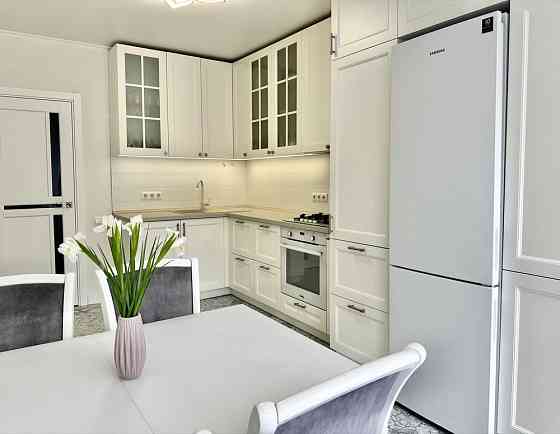 Двостороння двокімнатна з ремонтом ЖК Лемонграс Ирпень