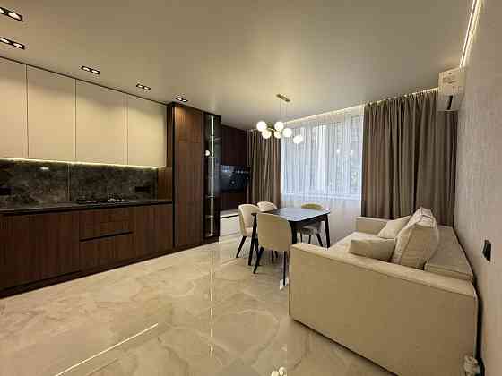 Стильна,простора однокімнатна неподалік парку Вул Нац.Гвардіцї Ивано-Франковск