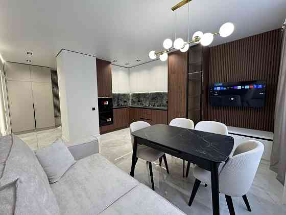 Стильна,простора однокімнатна неподалік парку Вул Нац.Гвардіцї Ивано-Франковск