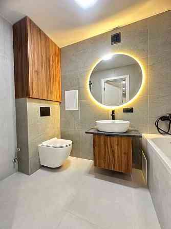 Продам 2 кімнатну на другому поверсі по Корольова 