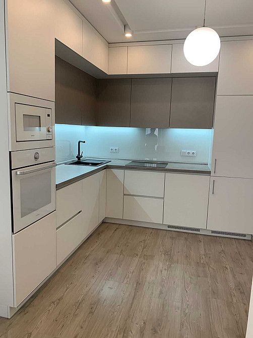 Стильна 2-кімнатна з Роздільними кімн. у Престижному ЖК  Комфорт Таун Київ - зображення 1