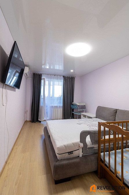 Без %; вул. Урлівська 19; 3-кім; Дарницький район; м. Осокорки - 15 хв Київ - зображення 1