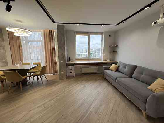 Оренда сучасної 2-х рівневої квартири із 2 спальнями, ЖК Семицвіт Львов