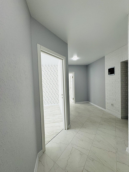 Продам 2-кімнатну квартиру в центрі з ремонтом Кам`янець-Подільський - зображення 1