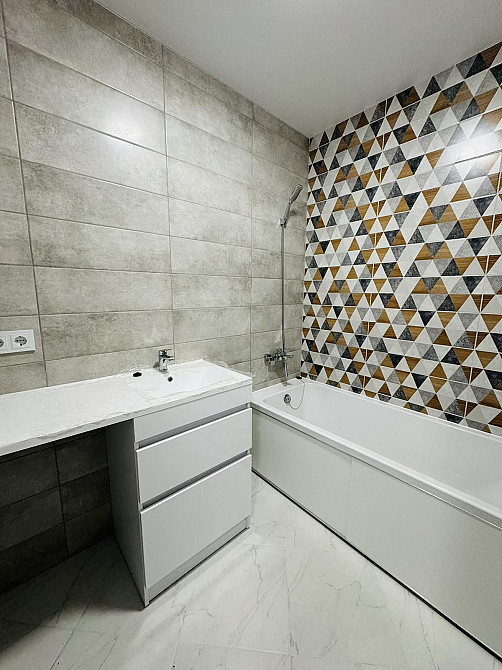 Продам 2-кімнатну квартиру в центрі з ремонтом Кам`янець-Подільський - зображення 5