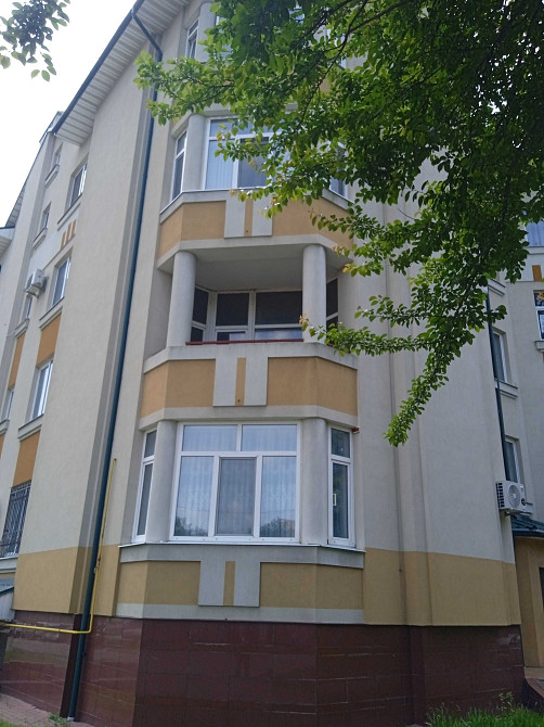 Продам 3-кімн.новобудову в ЖК Київській 108 м.кв. з гаражем Черновцы - изображение 1