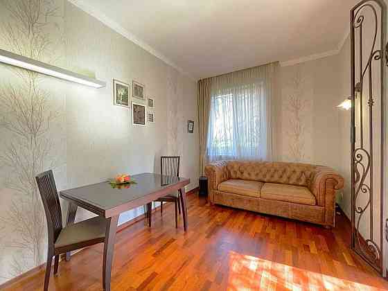 4к квартира особнячного типу. 175м.кв.Власне подвір'я, гараж, укриття. Львов