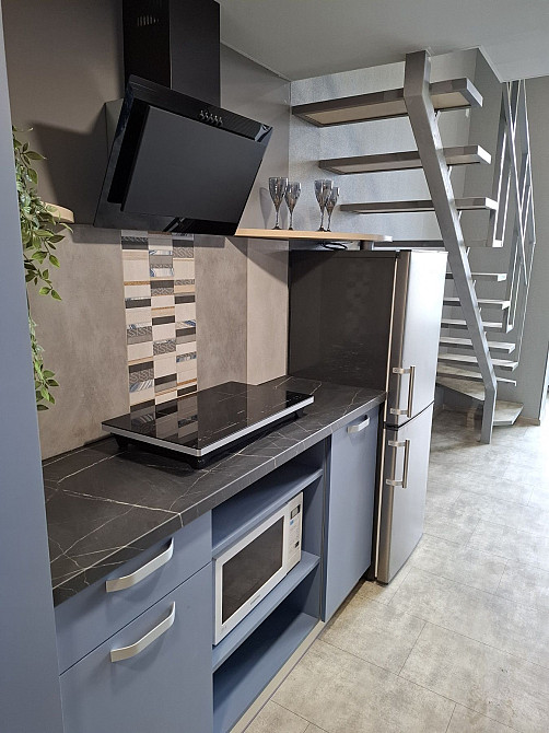 Продам 1 комн  двухуровневую квартиру Новострой  м.Центральный рынок Харьков - изображение 2