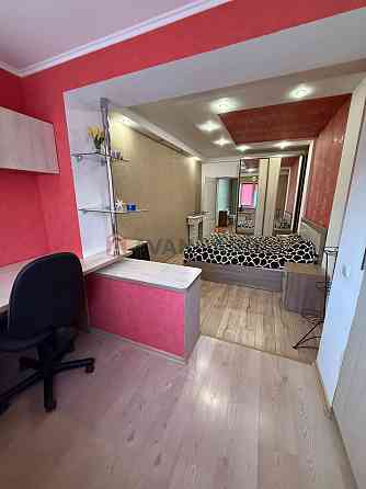 3-кімнатна квартира по вул. Космічна Запорожье