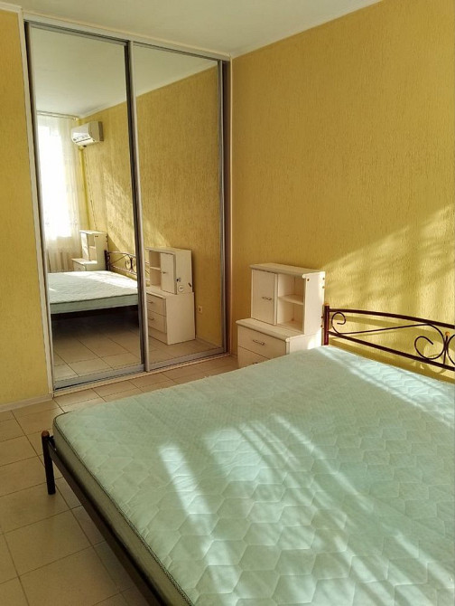 Своя! Без посредников! Позняки! Пчелки 2А! Київ - зображення 1