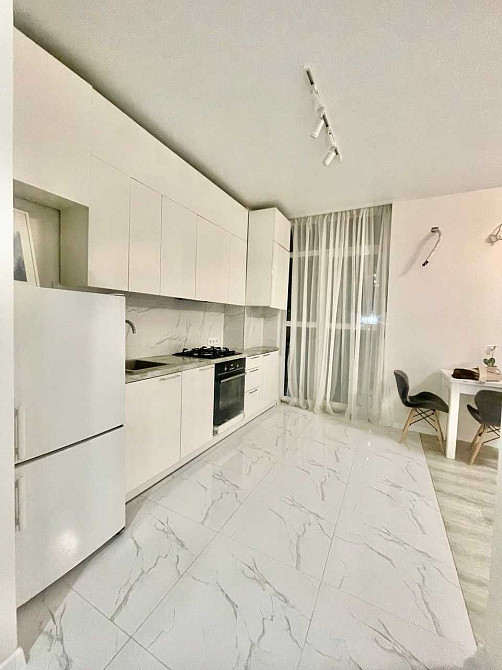 Оренда квартири у новобудові з відкритим балконом Львов - изображение 4