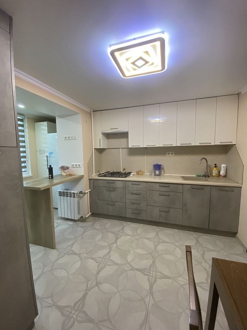 Здається в оренду 3-кімнатна квартира в хорошому районі Черновцы - изображение 1