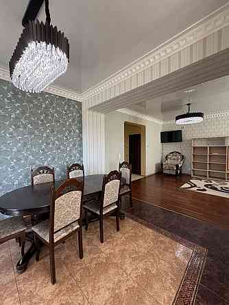 Продається 3-кімнатна квартира площею 100 м², Ужгород