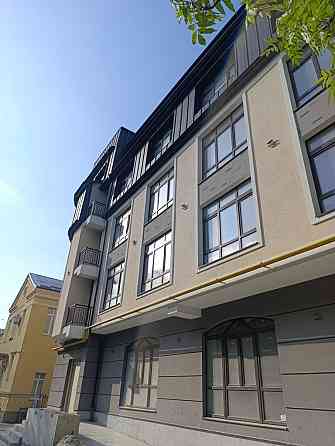 Продаж 3-кімнатної дворівневої квартири з мансардою на вул. Пекарська Львов