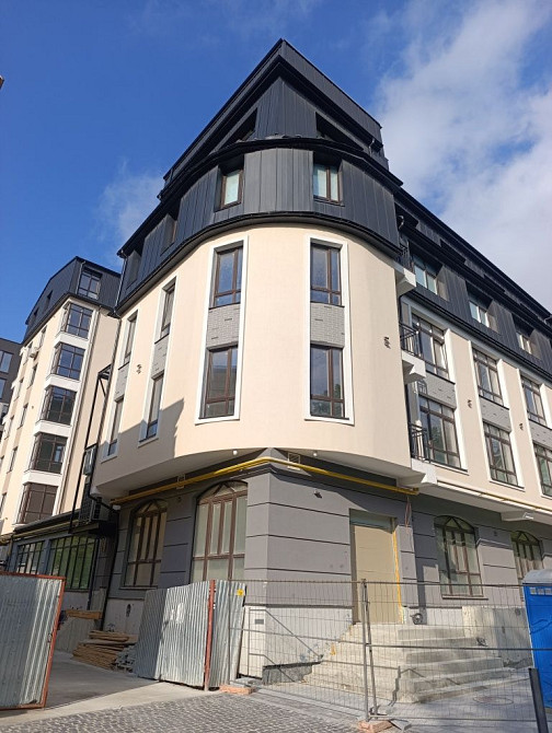 Продаж 3-кімнатної дворівневої квартири з мансардою на вул. Пекарська Львов - изображение 1