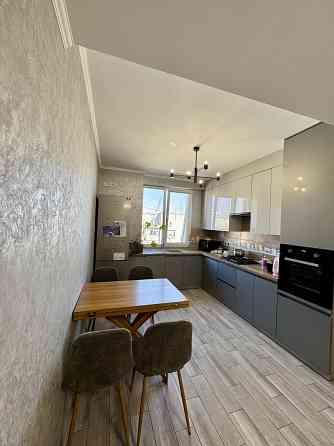 Продаж 3 кімнатної квартири з ремонтом в новобудові Пустомыты