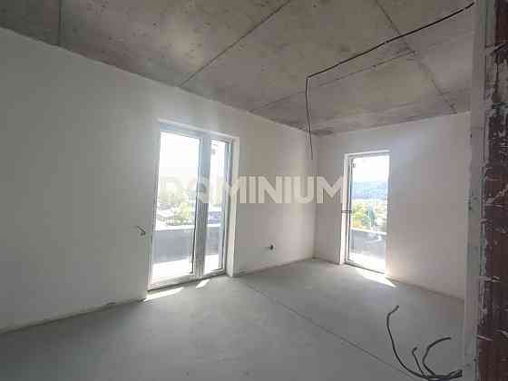 Продається 4 кімнатна квартира в новобудові в м. Хуст Хуст