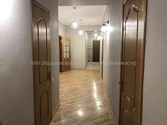 Продам 4к кв.у центрі міста 120тис.з послугами АН  М52 Харьков