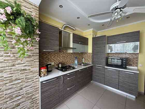 Здається 3- х кімнатна новобудова на Будівельників Черновцы