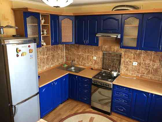 1 кім біля ТЦ ВЕЛМАРТ/кільце Коновальця-Бандери Ивано-Франковск