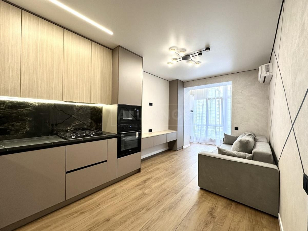 Повністю укомплектована півторачка в центрі! Ивано-Франковск - изображение 1