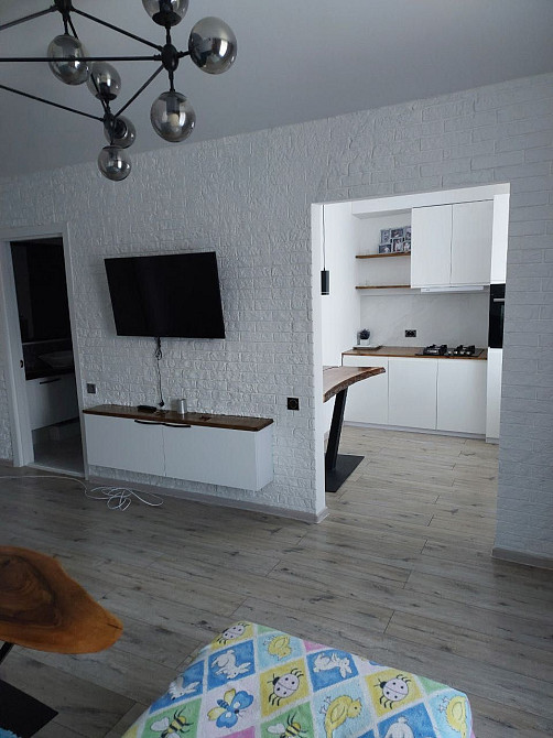 Сучасна світла 2-х кімнатна квартира в стилі Лофт Краматорск - изображение 4